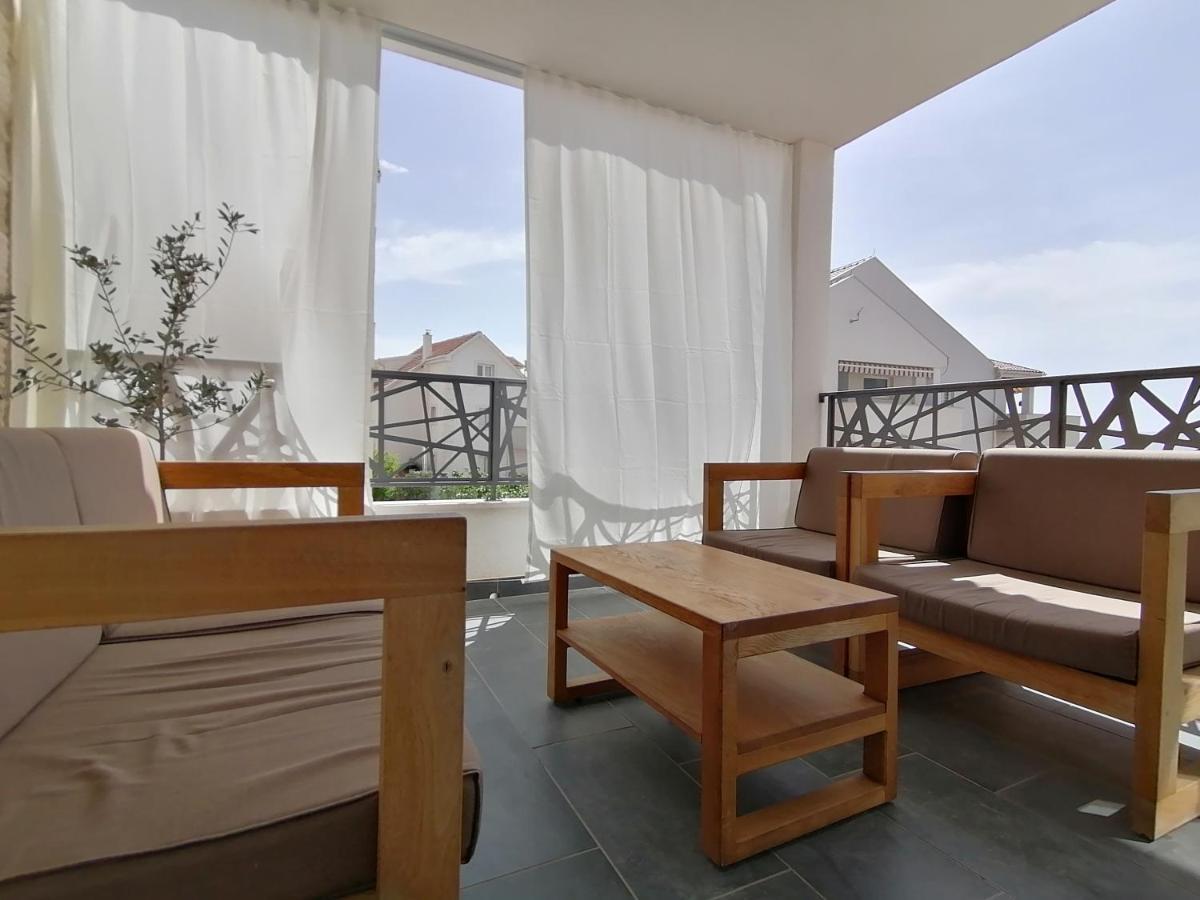 L & L Apartmani Bol Exterior foto