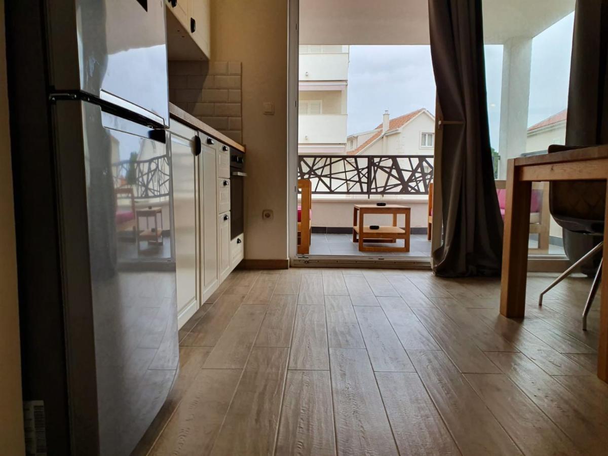 L & L Apartmani Bol Exterior foto